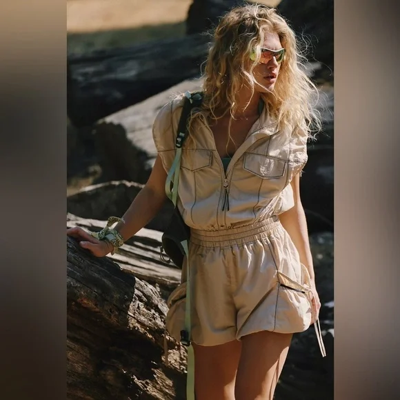 FREE PEOPLE “Grassroots Shortsie” Beige Zip-Up Romper Medium NWT - Picture 1 of 16